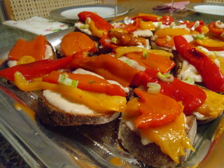 Bruschette mit gerösteter Paprika und weissen Bohnen