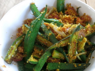 Derere: Okra-Gemüse