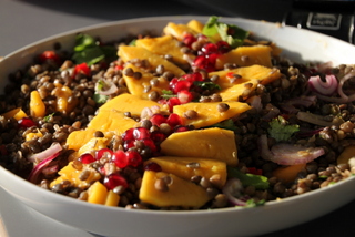Schwarze-Linsen-Mango-Salat